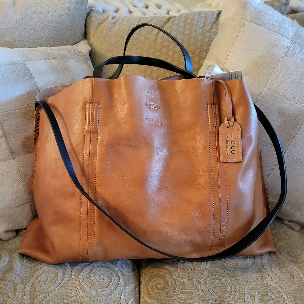 Old trend handbag genuine leather. This was not sold on the other listing.